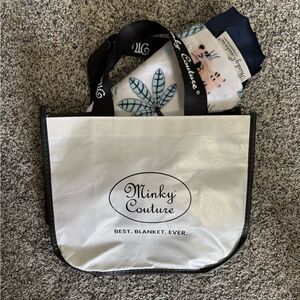 ❤️Minky Couture Baby Burp/Security Blanket